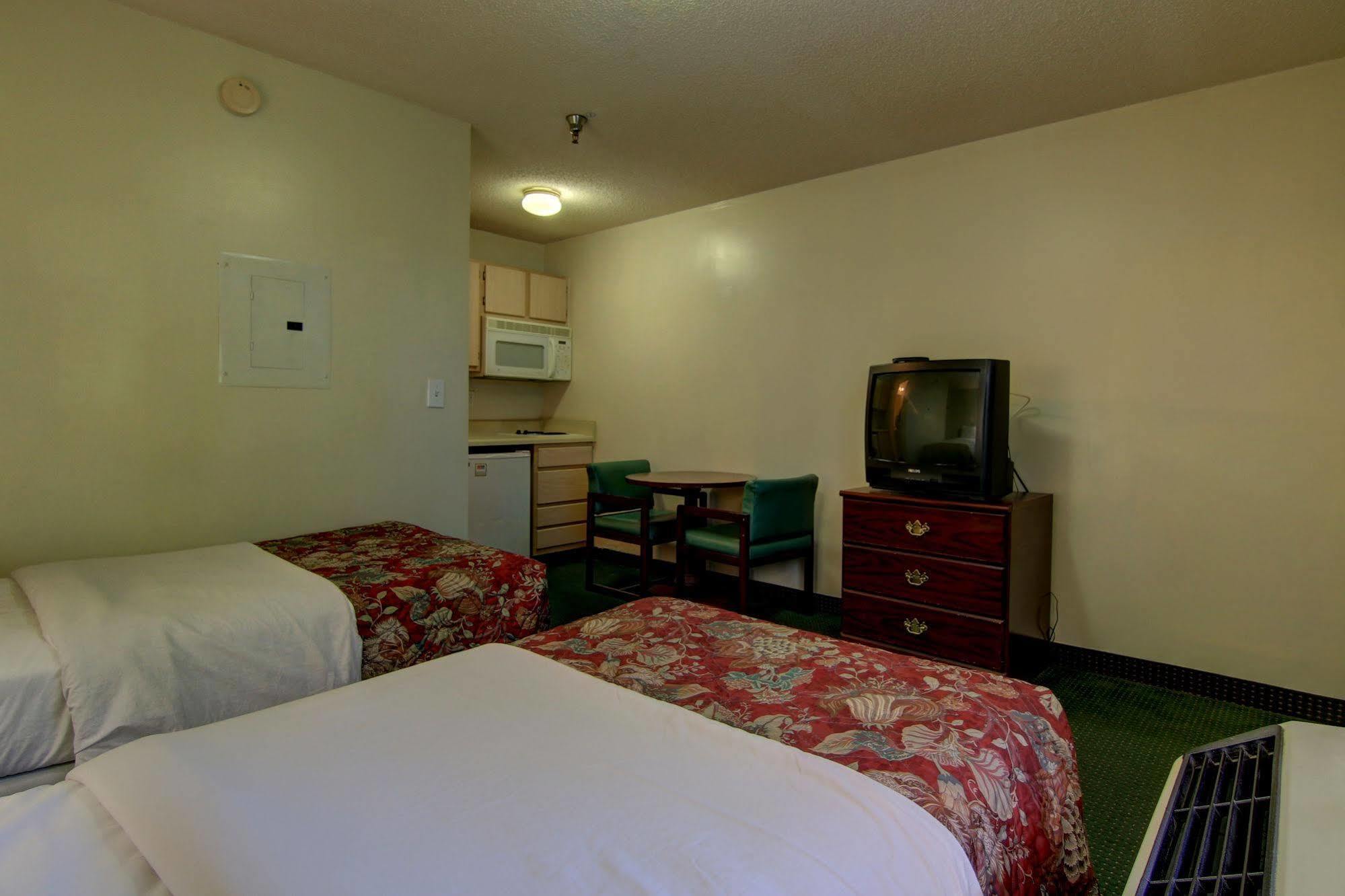 Intown Suites Extended Stay Raleigh Nc- Capital Blvd Extérieur photo