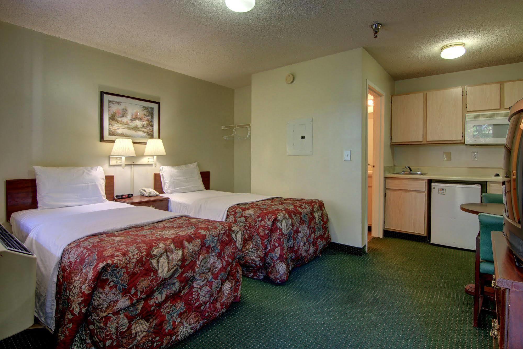 Intown Suites Extended Stay Raleigh Nc- Capital Blvd Extérieur photo